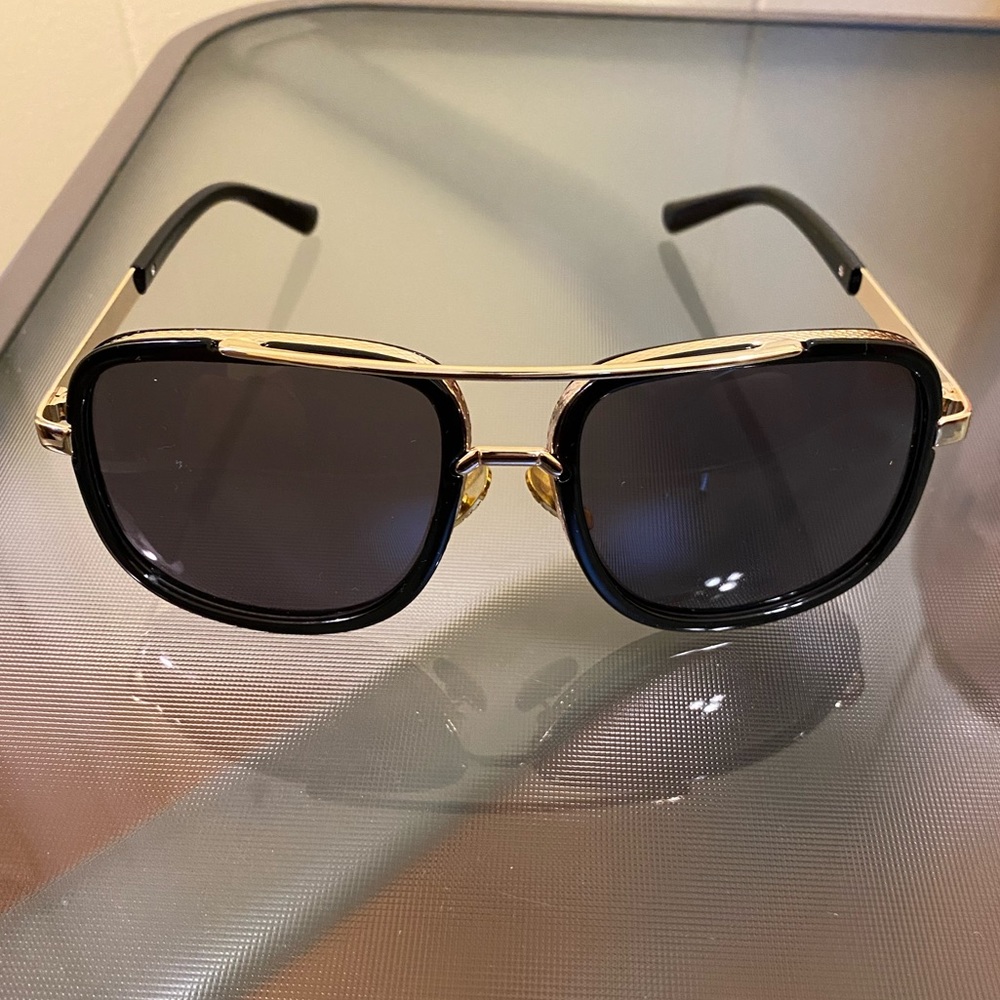 First Class Black & Gold Frames - image 2